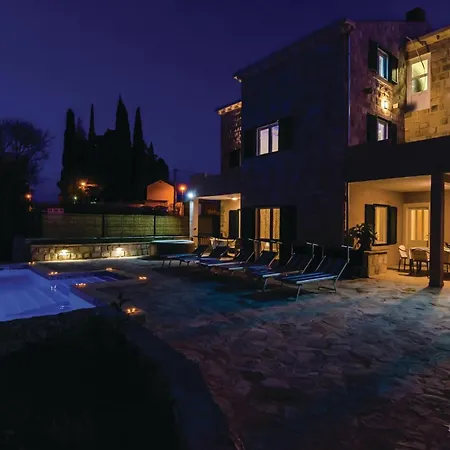 בית נופש Stunning In Zaton With Jacuzzi זאטון