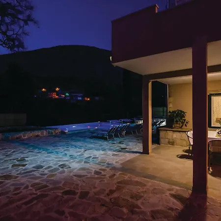 Stunning In Zaton With Jacuzzi Nyaraló *
